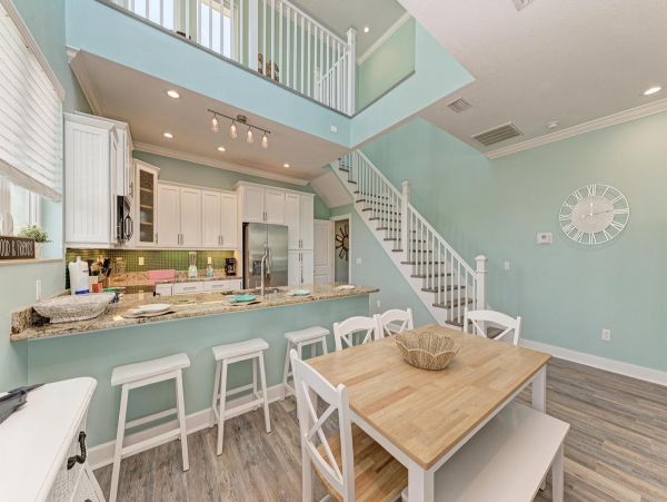 Three Bedroom Holmes Beach Townhome Close To The Beach