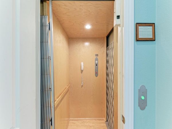 Three Bedroom Holmes Beach Townhome Close To The Beach