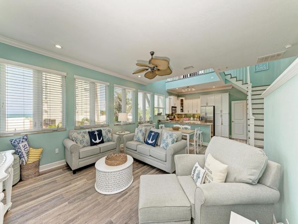 Three Bedroom Holmes Beach Townhome Close To The Beach