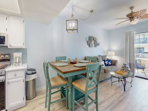 Holmes Beach 2 Bedroom Vacation Condo for Rent