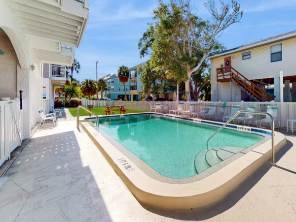 Holmes Beach 2 Bedroom Vacation Condo for Rent