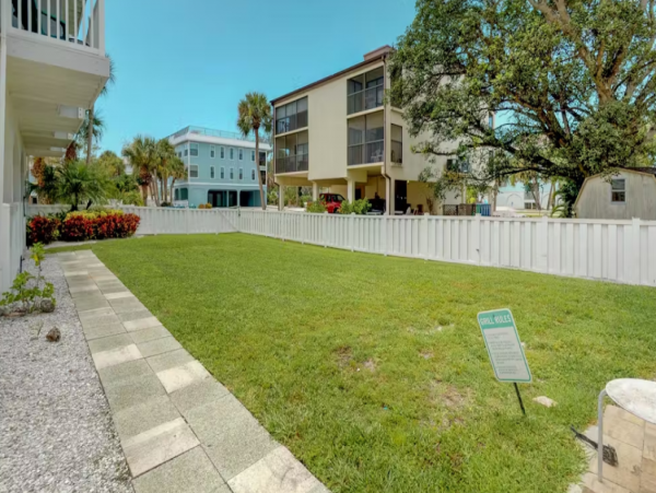 Holmes Beach 2 Bedroom Vacation Condo for Rent