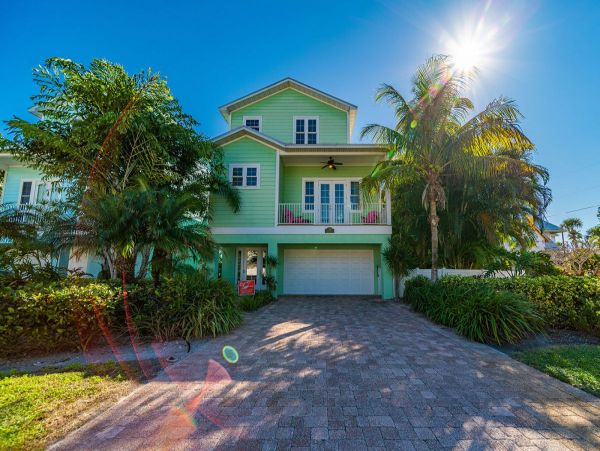 Holmes Beach Vacation Rental Home West of Gulf Drive