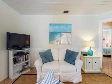 Holmes Beach 3 Bedroom Vacation Rental Sleeps 5