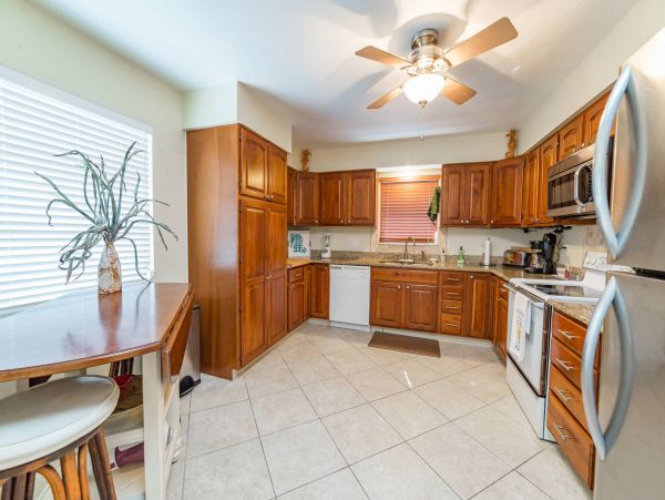 Holmes Beach Duplex with Shared Pool 3 Blocks to Beach