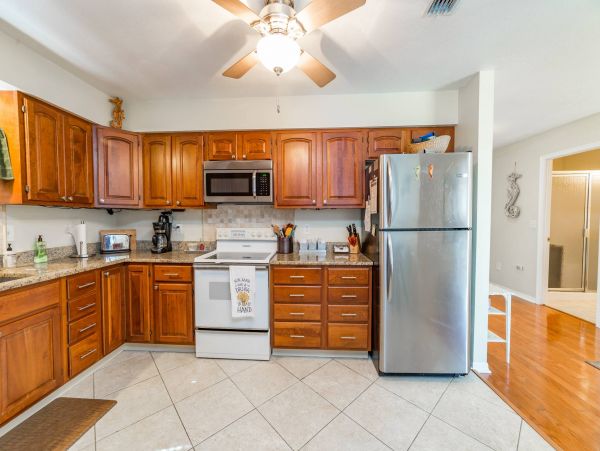 Holmes Beach Duplex with Shared Pool 3 Blocks to Beach