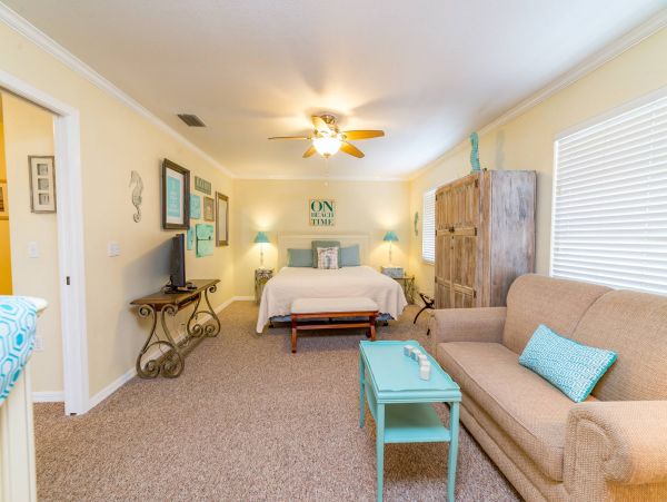 Holmes Beach Duplex with Shared Pool 3 Blocks to Beach