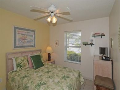 Miramar Beach Vacation Condo Sleeps Six Guests Walk to Beach Miramar Beach Vacation Condo Sleeps Six Guests Walk to Beach