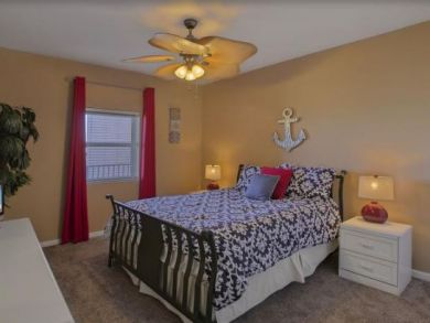 Destin Vacation Condo Sleeps Eight Guests.