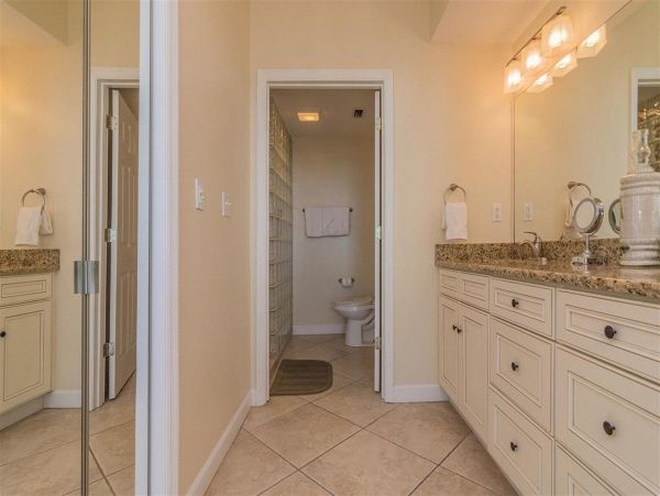 Destin Beachfront Condo 2 Bedroom 2 Bathrooms Sleeps 6