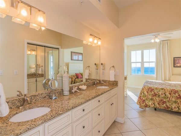 Destin Beachfront Condo 2 Bedroom 2 Bathrooms Sleeps 6