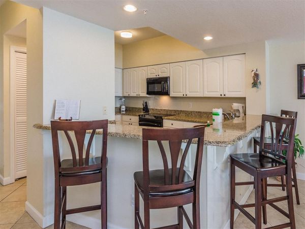 Destin Beachfront Condo 2 Bedroom 2 Bathrooms Sleeps 6