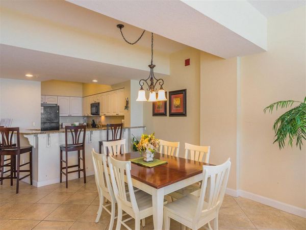 Destin Beachfront Condo 2 Bedroom 2 Bathrooms Sleeps 6