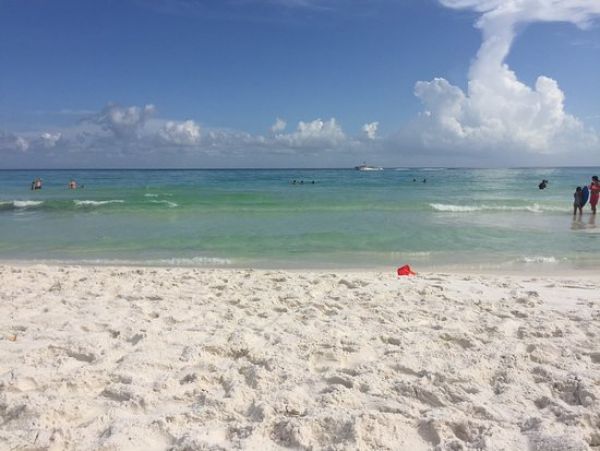 Destin Beachfront Condo 2 Bedroom 2 Bathrooms Sleeps 6