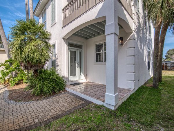 Destin 4 Bedroom Home Sleeps 14 with Community Pool
