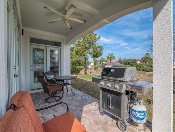 Destin 4 Bedroom Home Sleeps 14 with Community Pool