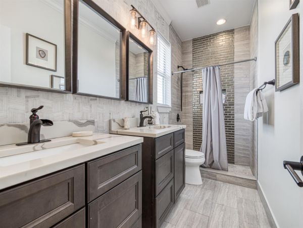 Destin 4 Bedroom Home Sleeps 14 with Community Pool