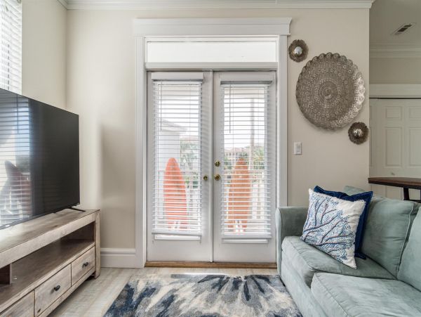 Destin 4 Bedroom Home Sleeps 14 with Community Pool