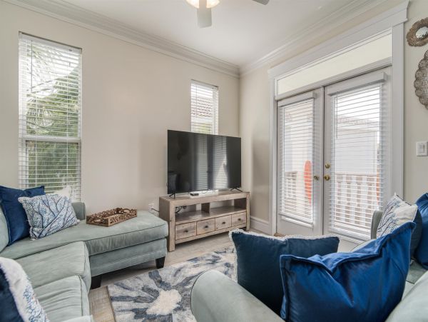 Destin 4 Bedroom Home Sleeps 14 with Community Pool