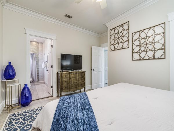 Destin 4 Bedroom Home Sleeps 14 with Community Pool