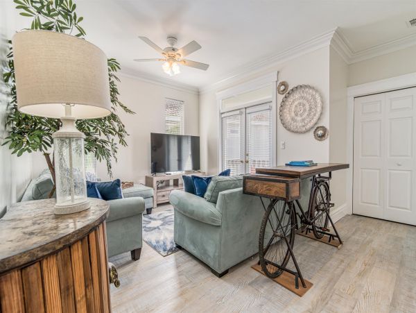 Destin 4 Bedroom Home Sleeps 14 with Community Pool