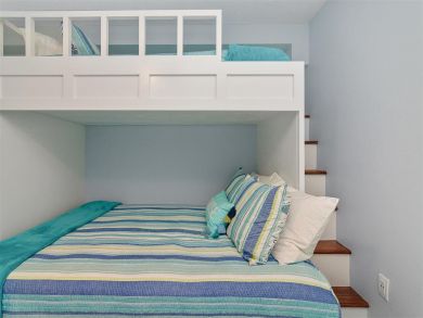 Destin Value Priced with Beach Views and Gulf.