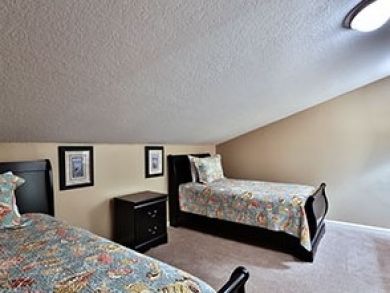 Loft with twin beds