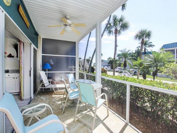 Sanibel Two Bedroom Beach Condo Sleeps Six Communal Pool