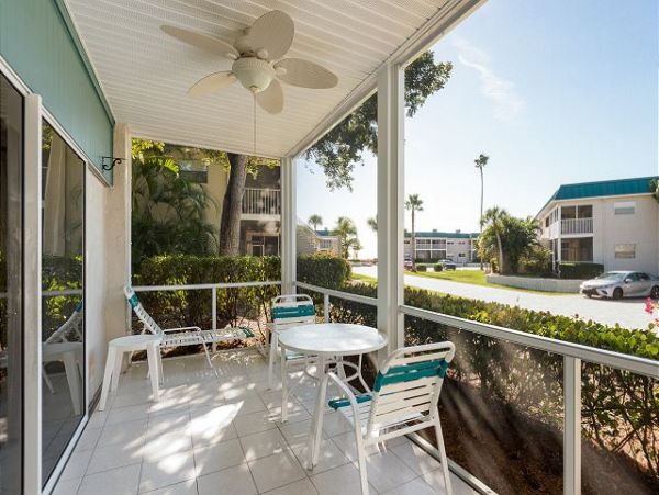 Sanibel Island Beach Vacation Condo Two Bedrooms Sleeps 6