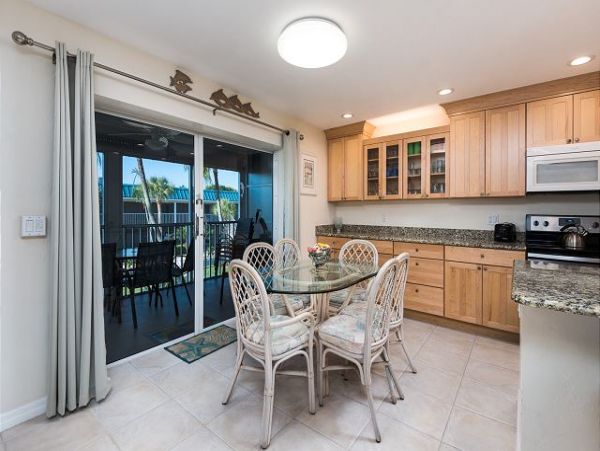 Sanibel Value Condo Stroll to the Beach Two Bedrooms