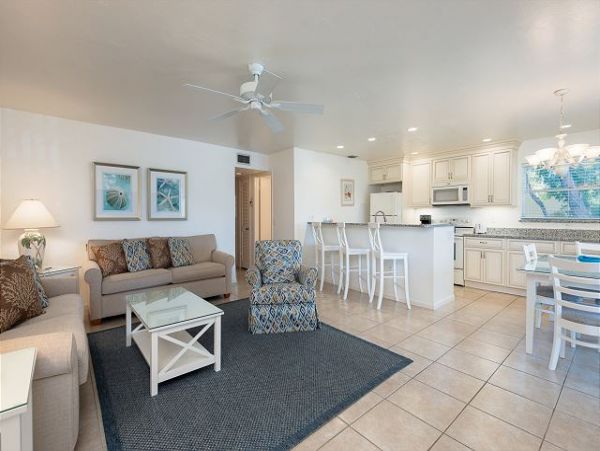 Updated Sanibel 2 Bedroom Beach Condo Sleeps 6 Guests