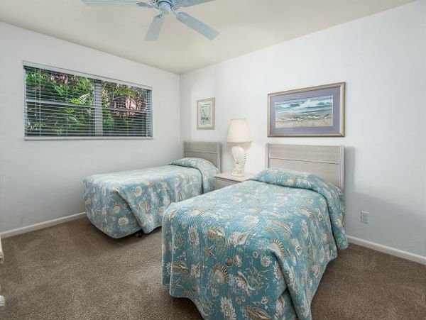 Updated Sanibel 2 Bedroom Beach Condo Sleeps 6 Guests