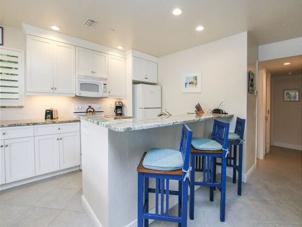 Sanibel Island Vacation Condo Pool & Tennis Court Sleeps 6