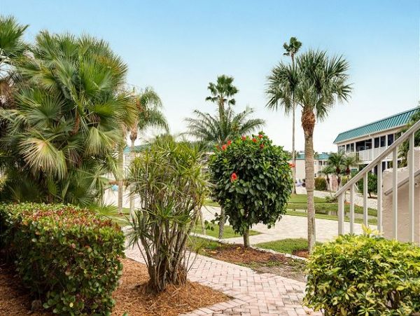 Sanibel Island Vacation Condo Pool & Tennis Court Sleeps 6