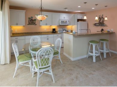 Sanibel Two Bedroom Condo Partial Gulf Views Sleeps 6