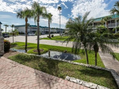 Sanibel Two Bedroom Condo Partial Gulf Views Sleeps 6