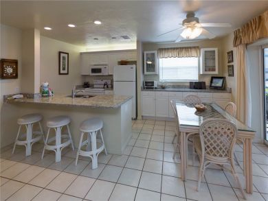 Kitchen with Breakfast Bar