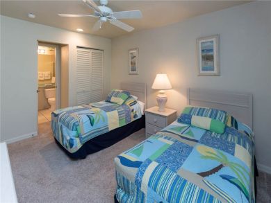 Twin Beds in Guest Bedroom