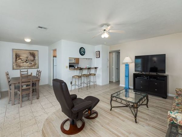 Sanibel Island Vacation Condo Stroll To Beaches Sleeps Six