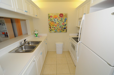 Well Equipped Kitchen Well Equipped Kitchen