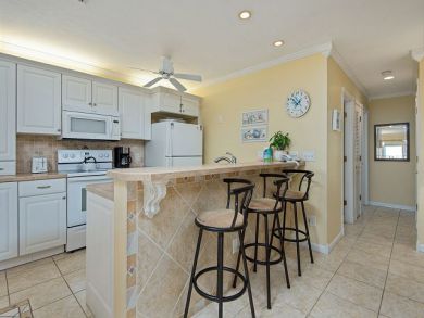 On Beach Sanibel Vacation Condo Sleeps 6 Guests