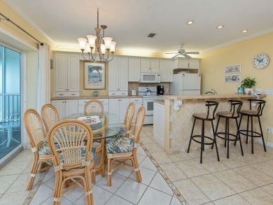 On Beach Sanibel Vacation Condo Sleeps 6 Guests