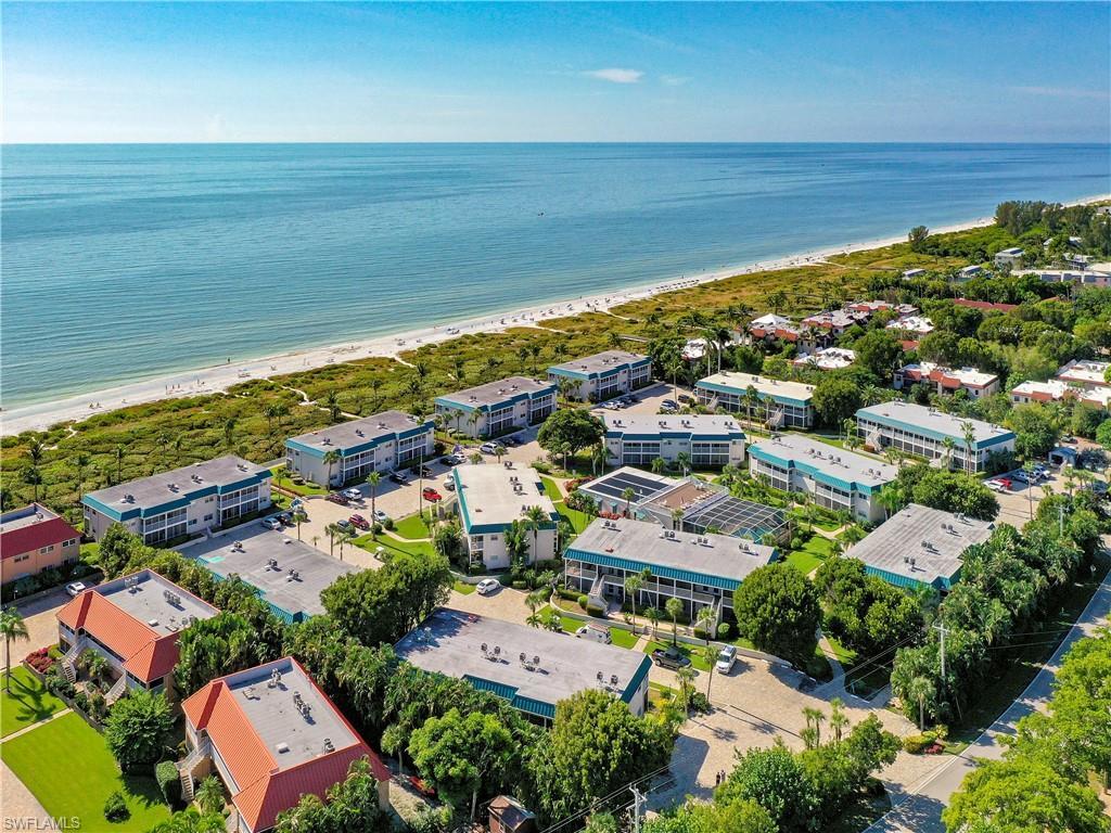 On Beach Sanibel Vacation Condo Sleeps 6 Guests