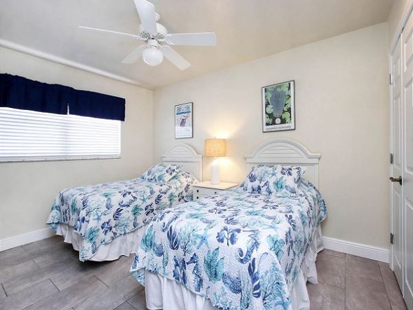 Sanibel Vacation Condo Sleeps Six Guests Walk to Beach