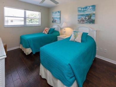 Guest Bedroom with Twin Beds