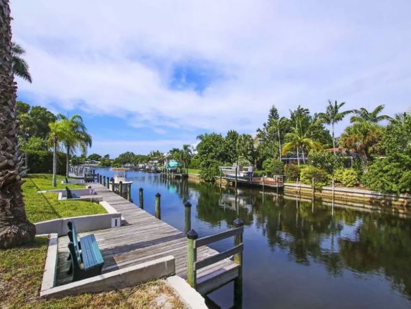 Sanibel Vacation Condo Two Bedrooms Walk To Beach Sleeps 6