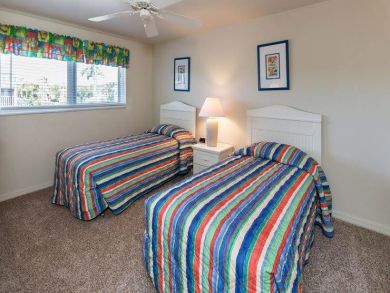 Bedroom 2 with Twin Beds Bedroom 2 with Twin Beds