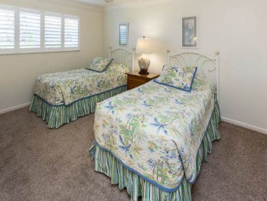 Guest Bedroom with Twin Beds