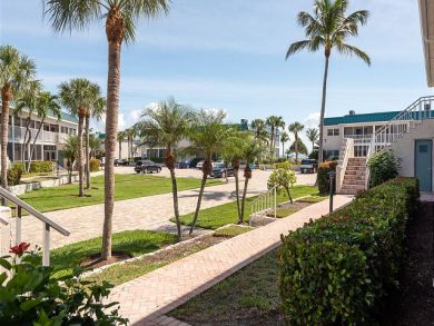 Value Sanibel Vacation Condo Two Bedrooms Sleeps 6 on Beach