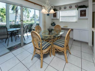Dining Area Seats Four Dining Area Seats Four